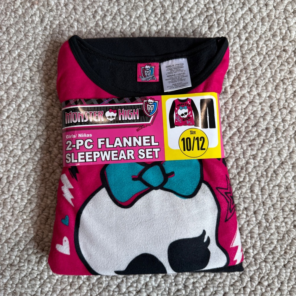 Monster High Girls 2-PC Flannel Sleepwearโ Set Pink Black Skullette Size 10/12